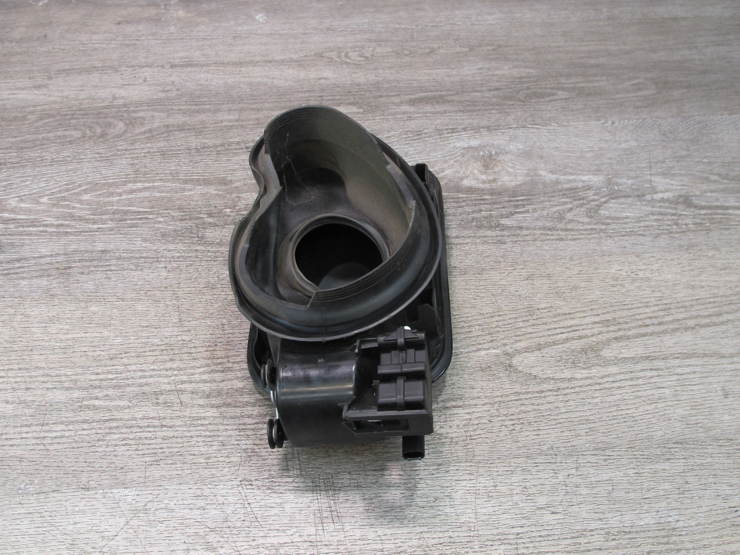 12-18 BMW F30 328i 335i Fuel Tank Filler Door Lid Hinge Actuator OEM