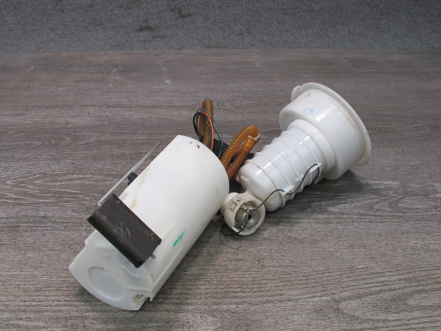 09-16 BMW E89 Z4 35i 35iS N54 Fuel Pump & Pressure Regulator Assembly OEM