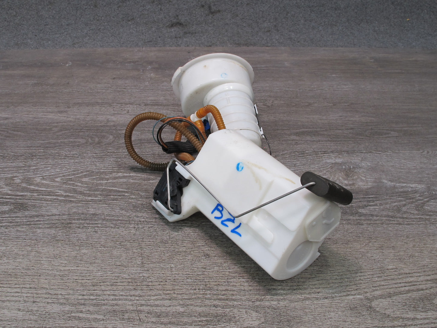 09-16 BMW E89 Z4 35i 35iS N54 Fuel Pump & Pressure Regulator Assembly OEM