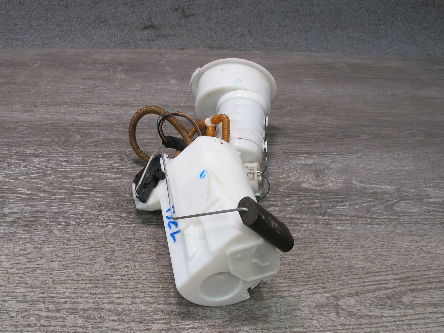 09-16 BMW E89 Z4 35i 35iS N54 Fuel Pump & Pressure Regulator Assembly OEM