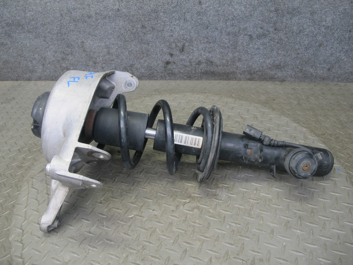 10-16 Audi B8 A4 S4 AWD Adaptive Front Left & Right Strut Shock Absorber Set OEM