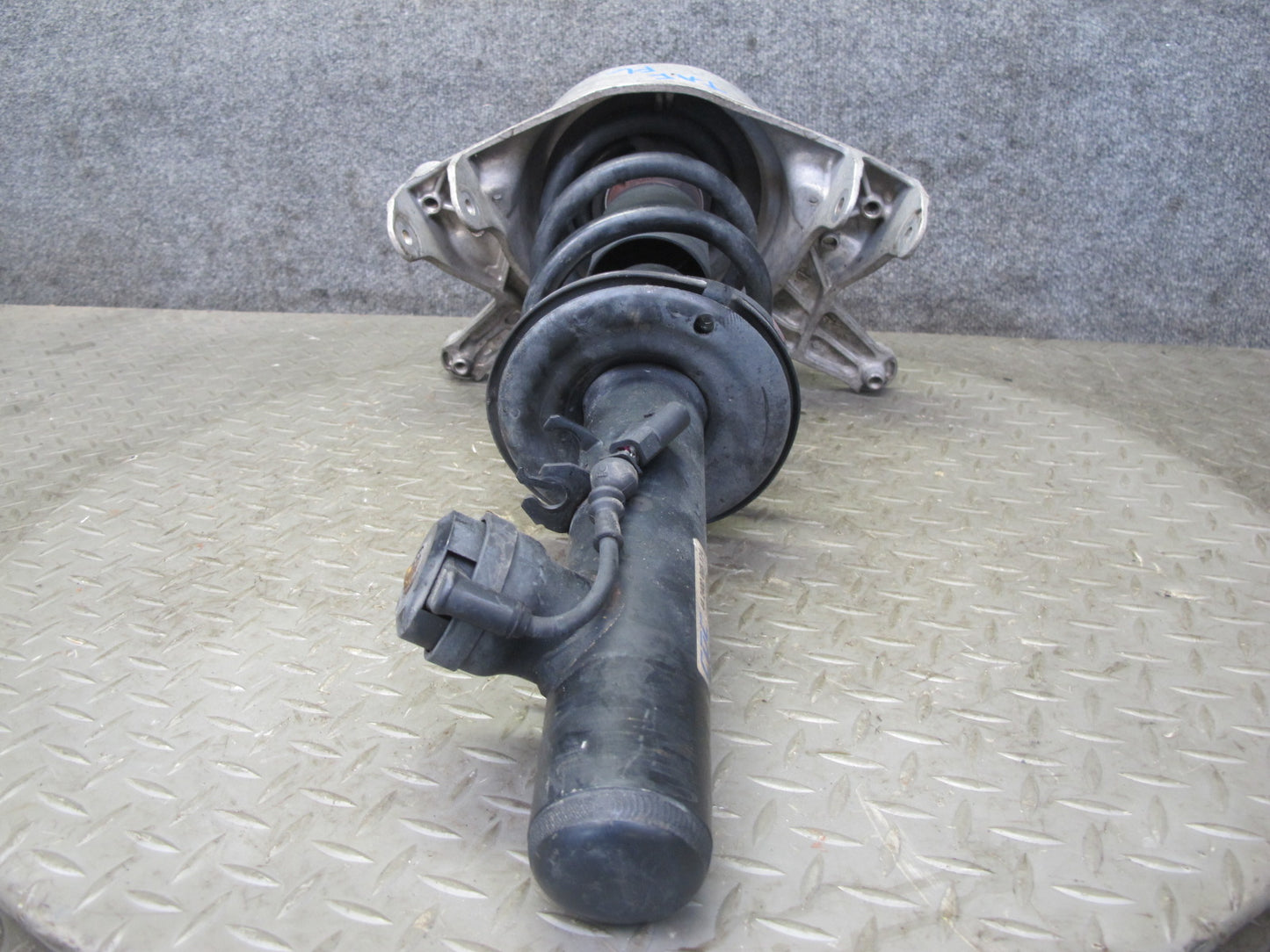 10-16 Audi B8 A4 S4 AWD Adaptive Front Left & Right Strut Shock Absorber Set OEM