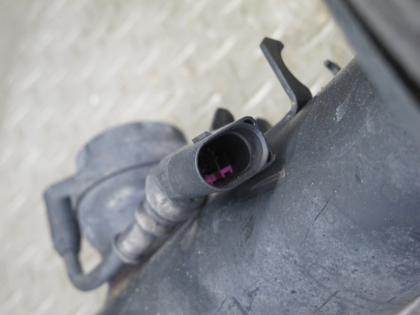 10-16 Audi B8 A4 S4 AWD Adaptive Front Left & Right Strut Shock Absorber Set OEM