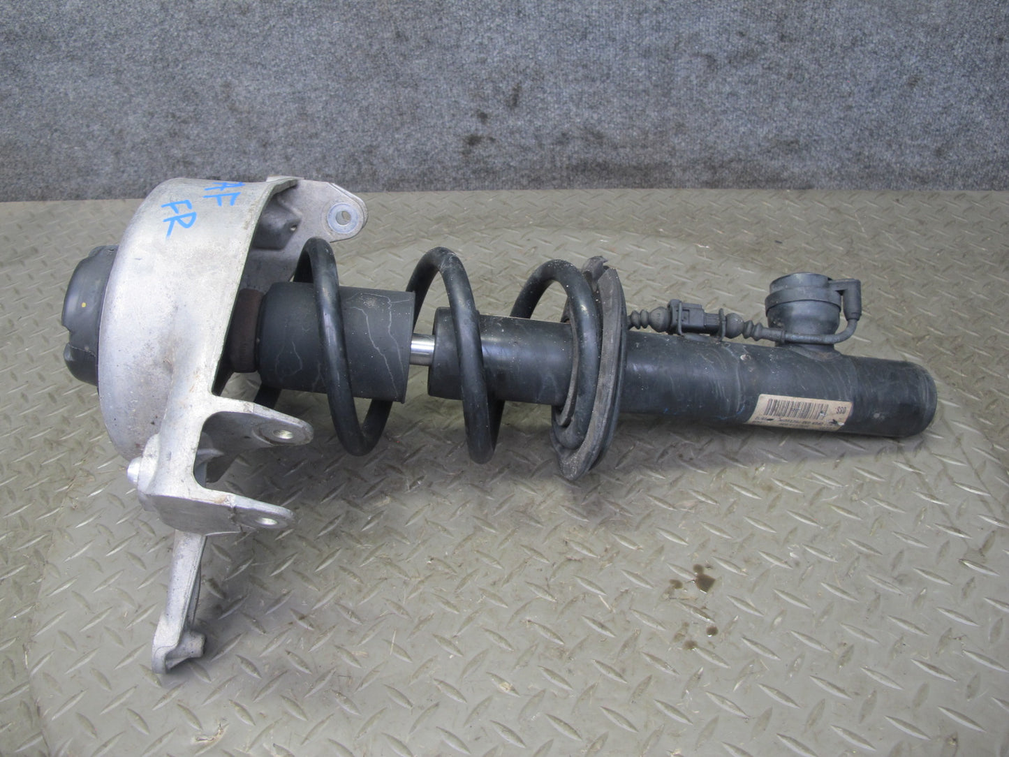 10-16 Audi B8 A4 S4 AWD Adaptive Front Left & Right Strut Shock Absorber Set OEM