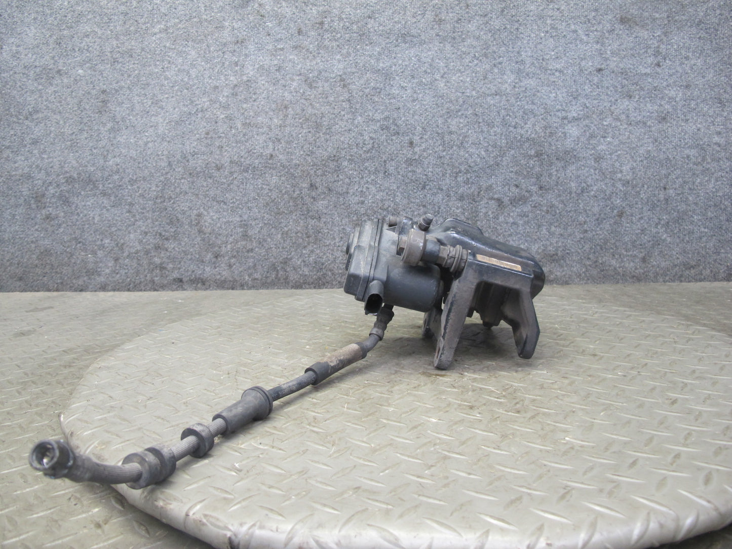 13-16 Audi B8 S4 AWD Set of 2 Rear Left & Right Brake Caliper OEM