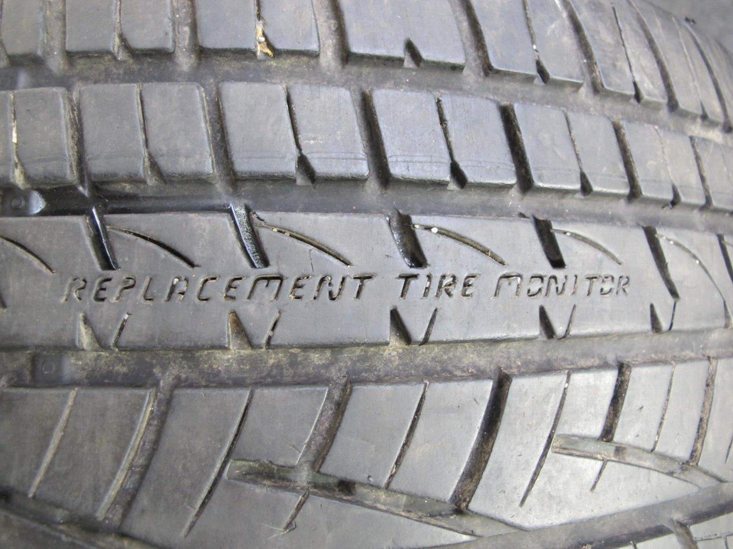General G-max AS-05 ALL Season Tire 225/40 ZR19 93W 0923 7/32 Tread