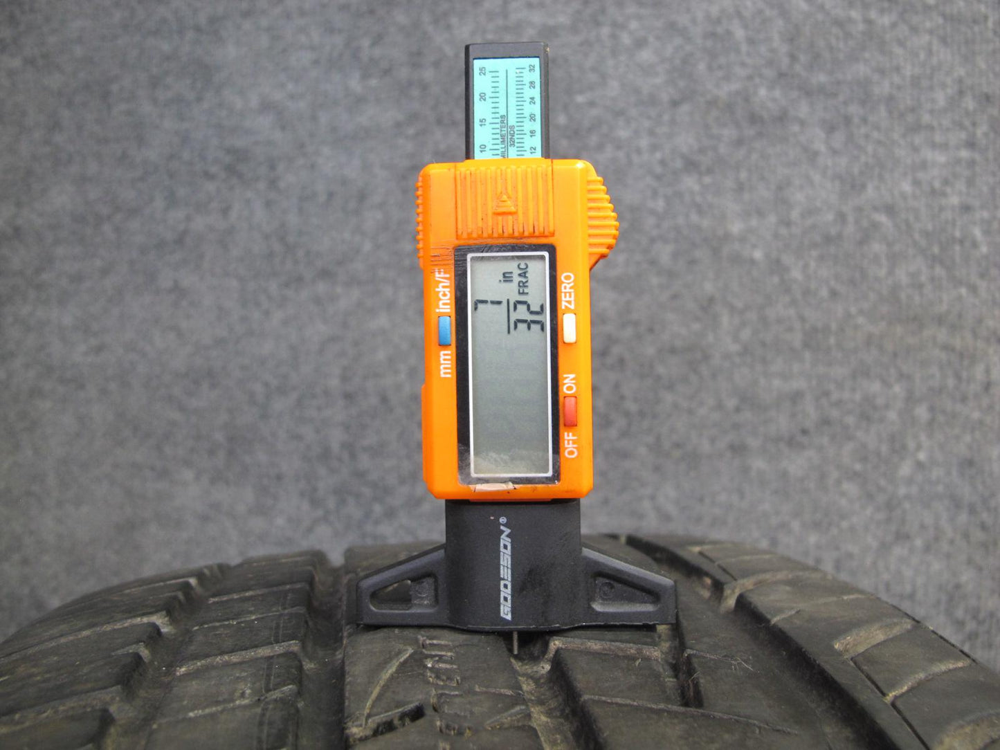 General G-max AS-05 ALL Season Tire 225/40 ZR19 93W 0923 7/32 Tread