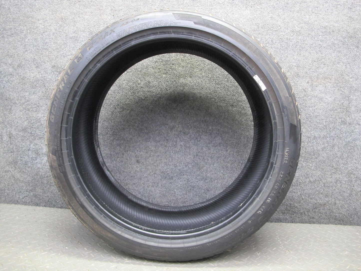 General G-max AS-05 ALL Season Tire 225/40 ZR19 93W 0923 7/32 Tread
