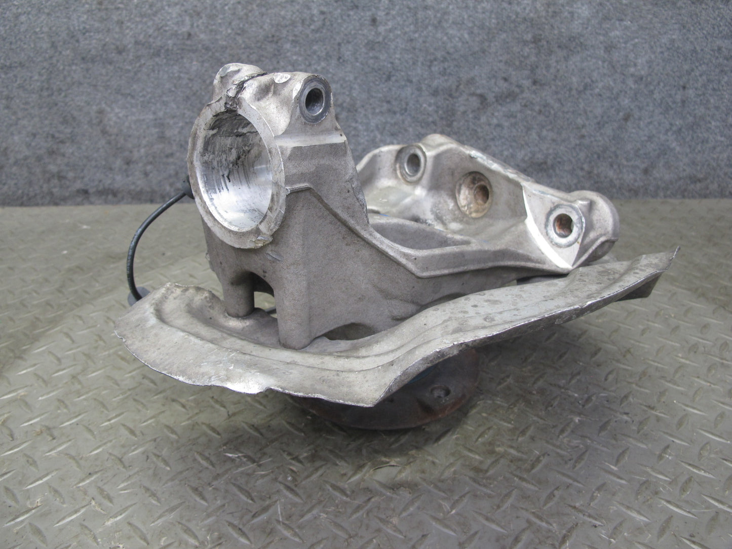 12-16 BMW F30 F31 F33 335i RWD Front Right Spindle Knuckle Wheel Hub Bearing OEM