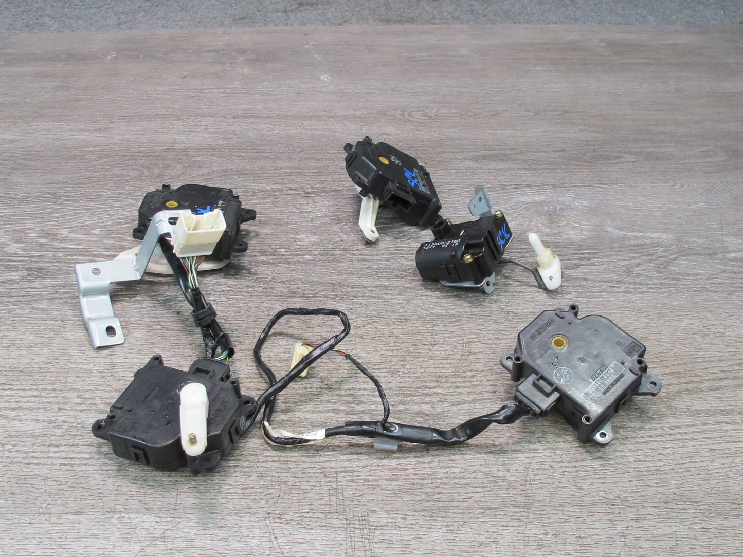 02-10 Lexus SC430 Set of 5 A/C Heater Flap Door Actuator Motor w Wiring OEM
