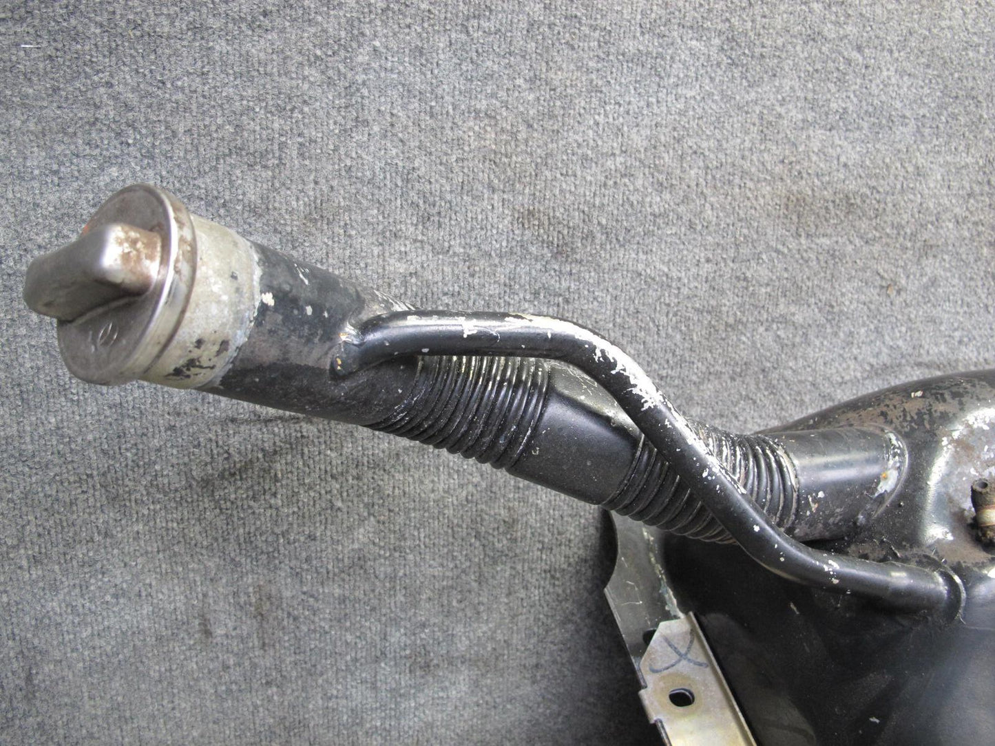 73-85 Mercedes R107 Gas Fuel Tank Assembly w Filler Neck & Cap 51K Miles OEM