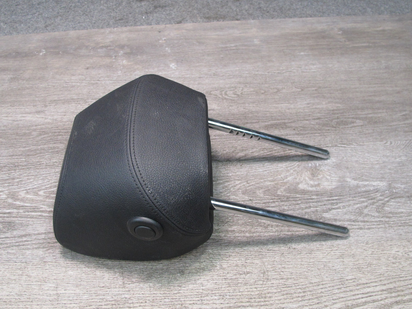 12-18 BMW F30 F31 F34 335i Set of 2 Front Left & Right Seat Leather Headrest OEM