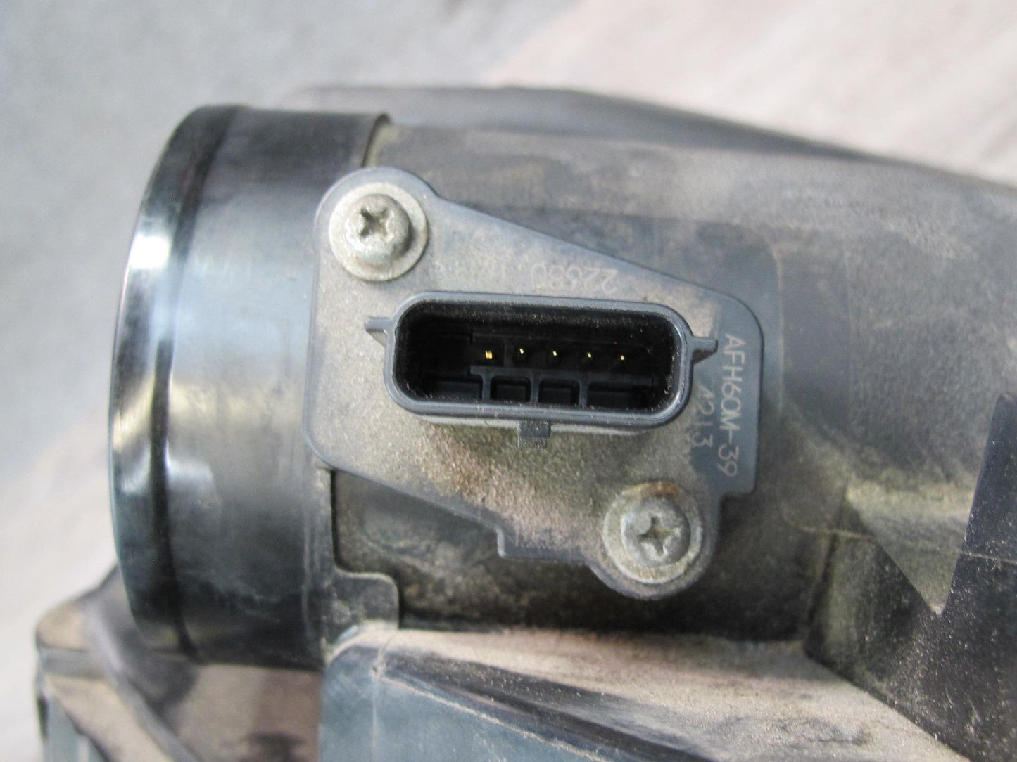 2014-2017 Infiniti QX60 2.5L Hybrid Engine Air Intake Cleaner Filter Box Sensor