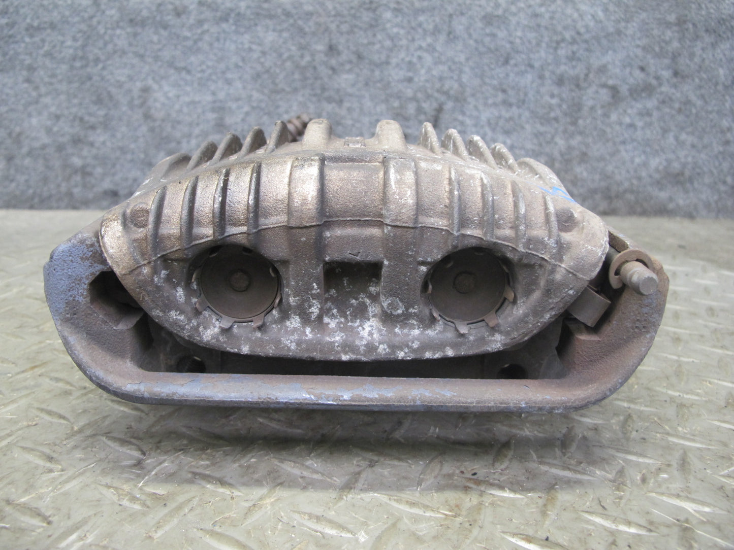 88-95 Chevrolet Corvette C4 Set of 2 Front Left & Right Brake Caliper OEM