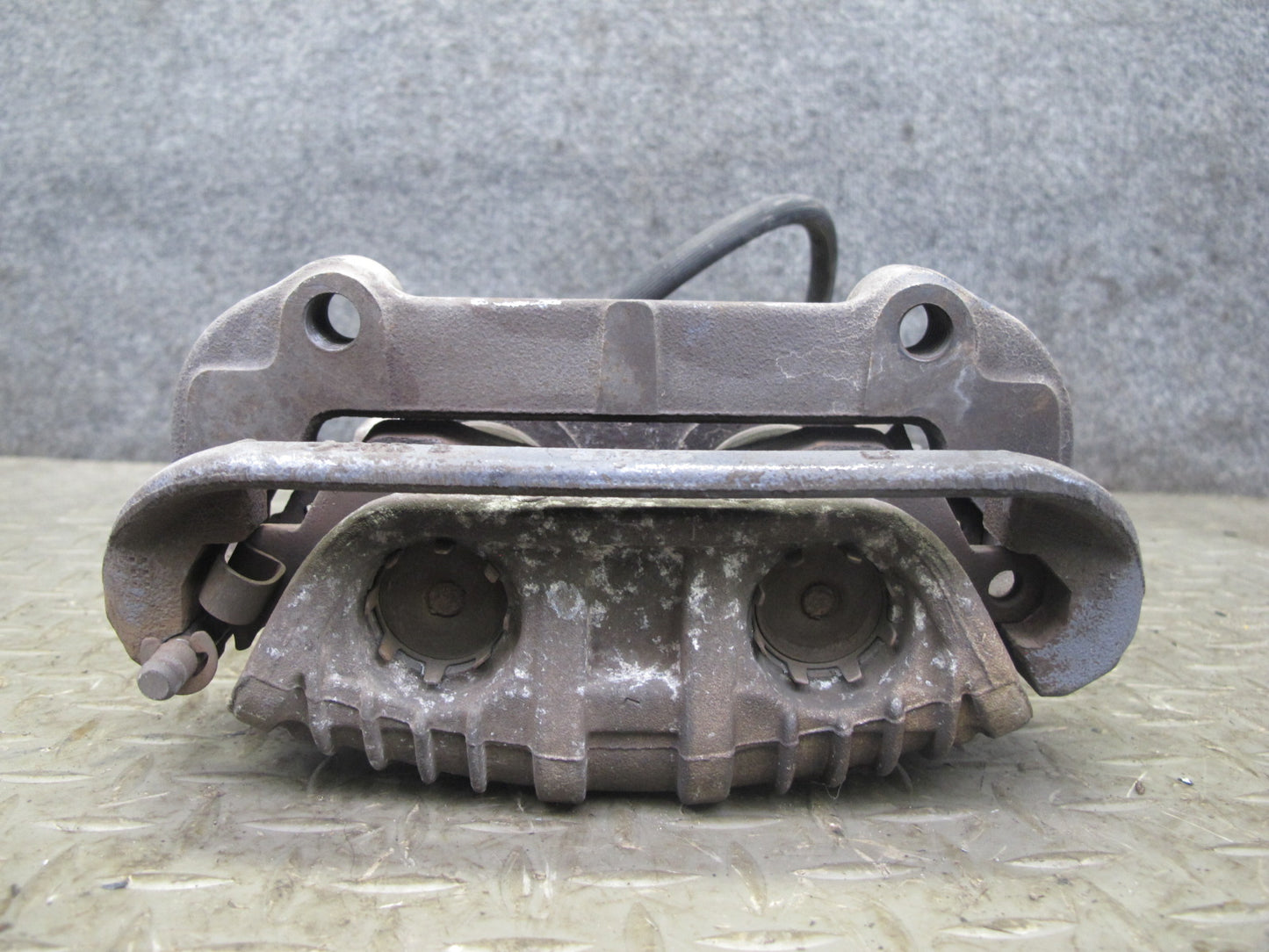88-95 Chevrolet Corvette C4 Set of 2 Front Left & Right Brake Caliper OEM