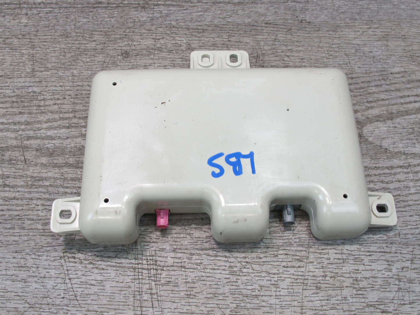 2012-2018 BMW F12 F13 F06 M6 Rear Left Side Multiband Antenna Module Unit