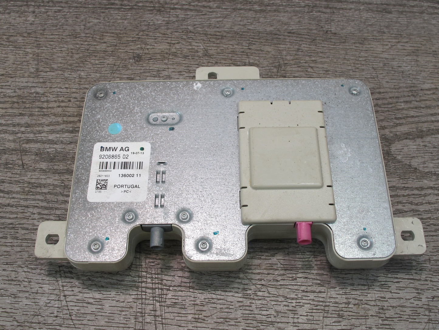 2012-2018 BMW F12 F13 F06 M6 Rear Left Side Multiband Antenna Module Unit