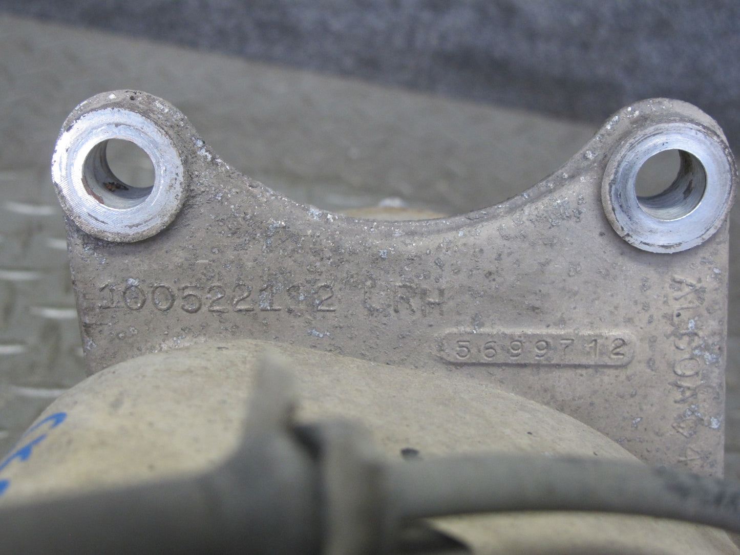 88-96 Chevrolet Corvette C4 Rear Right Spindle Knuckle Wheel Hub Bearing OEM