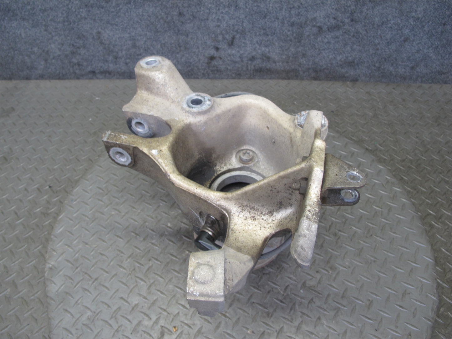 88-96 Chevrolet Corvette C4 Rear Right Spindle Knuckle Wheel Hub Bearing OEM