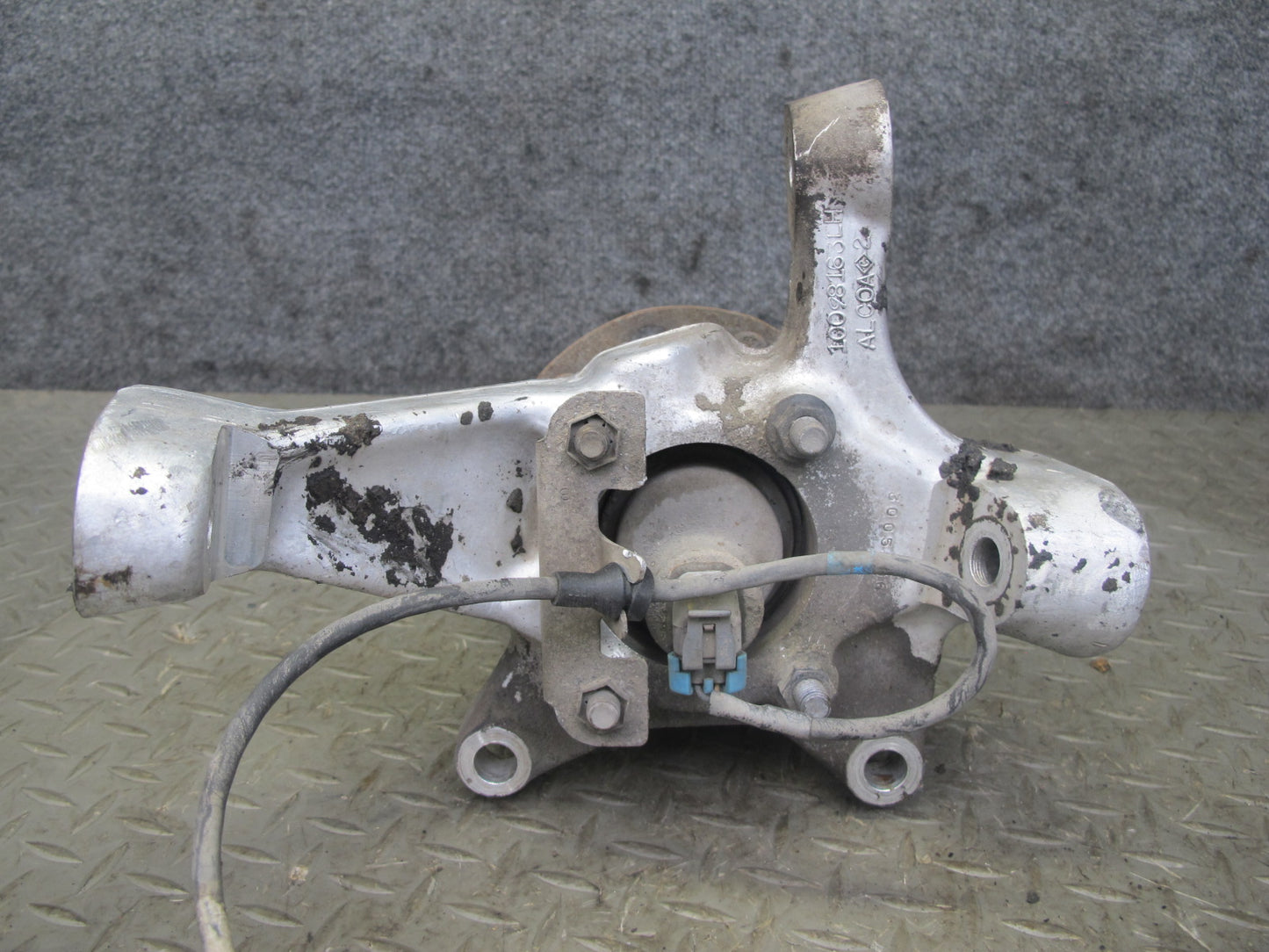 91-96 Chevrolet Corvette C4 Front Left Spindle Knuckle Wheel Hub Bearing OEM