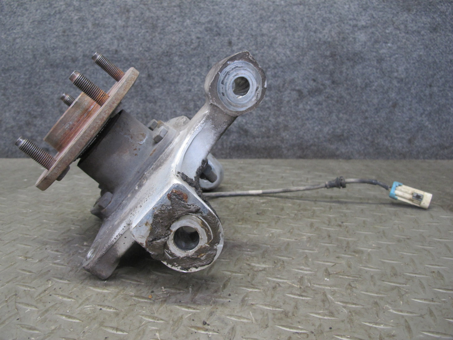 91-96 Chevrolet Corvette C4 Front Right Spindle Knuckle Wheel Hub Bearing OEM