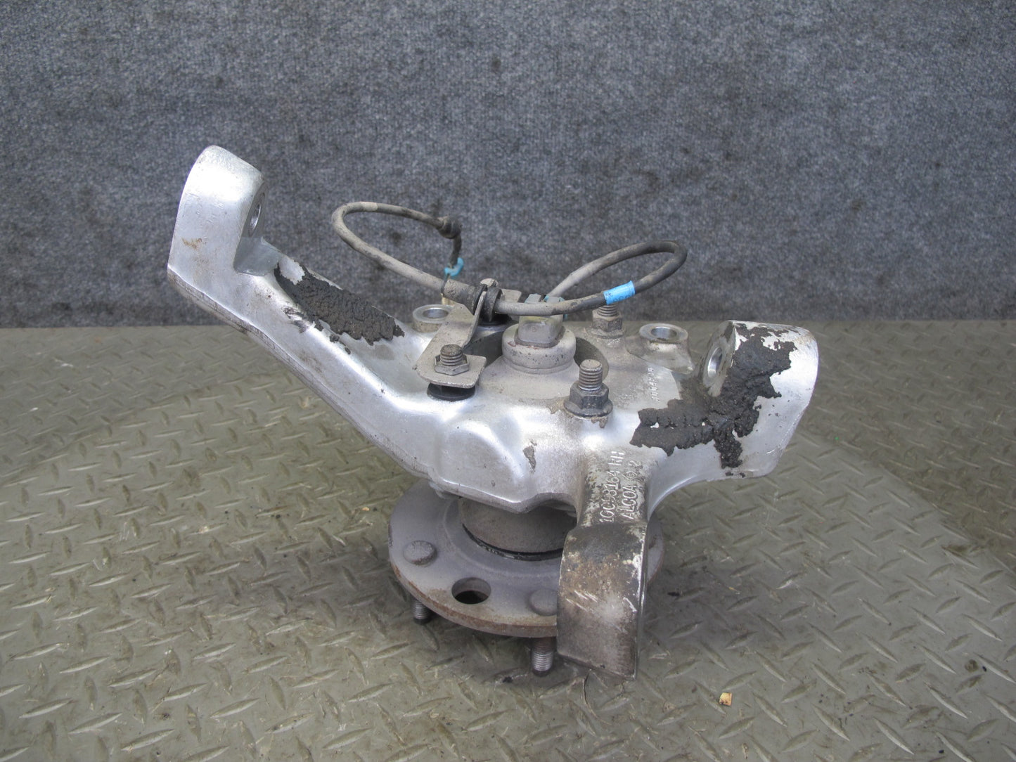 91-96 Chevrolet Corvette C4 Front Right Spindle Knuckle Wheel Hub Bearing OEM