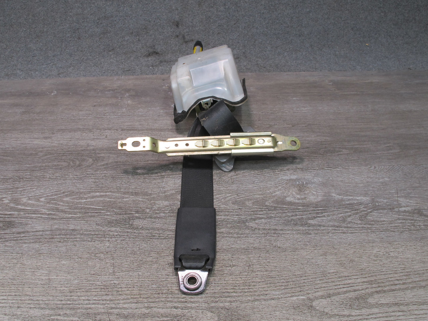 97 TOYOTA UCF20 CELSIOR SET OF 5 FRONT & REAR SEATBELT RETRACTOR OEM