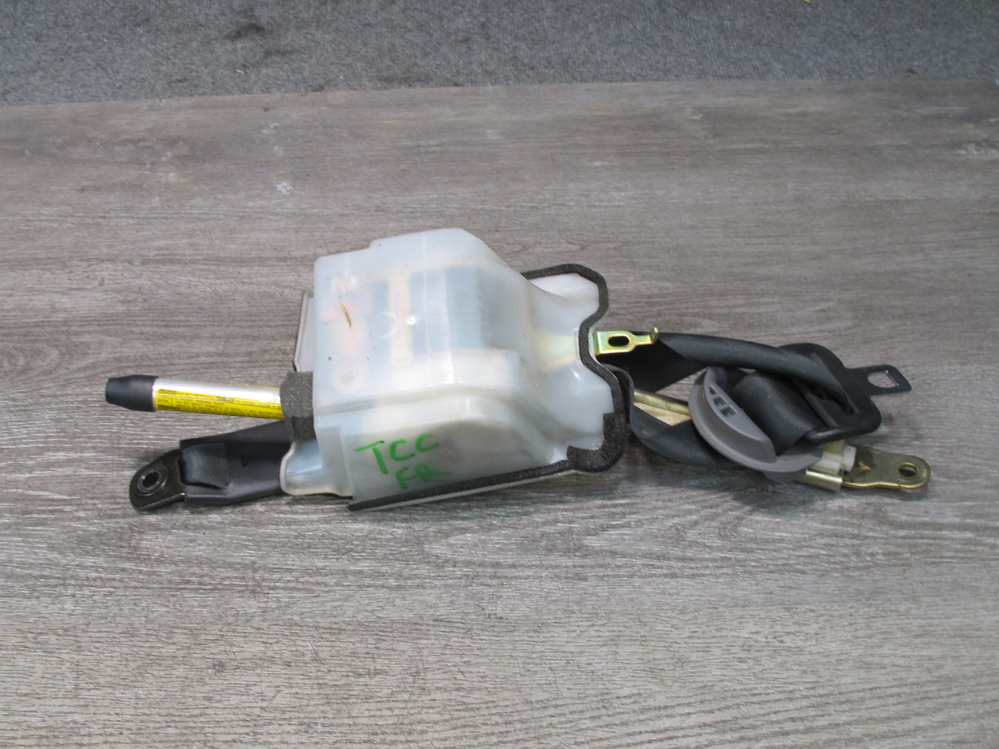 97 TOYOTA UCF20 CELSIOR SET OF 5 FRONT & REAR SEATBELT RETRACTOR OEM