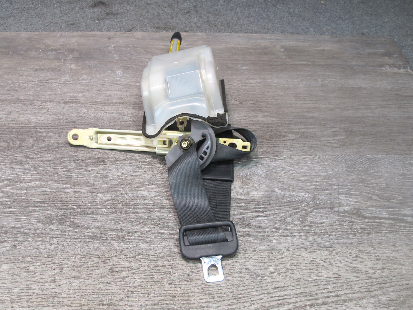 97 TOYOTA UCF20 CELSIOR SET OF 5 FRONT & REAR SEATBELT RETRACTOR OEM