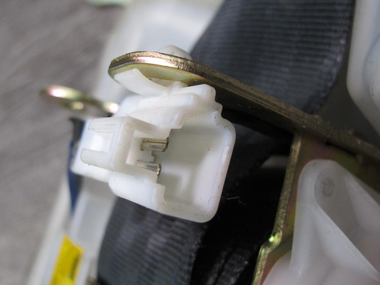 97 TOYOTA UCF20 CELSIOR SET OF 5 FRONT & REAR SEATBELT RETRACTOR OEM