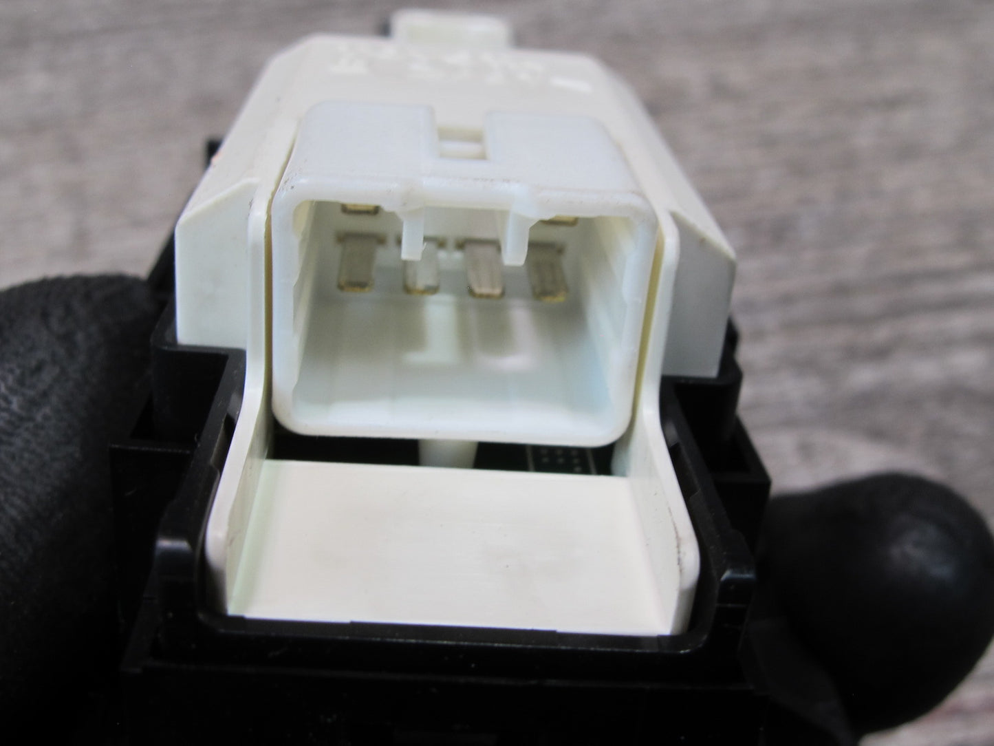 95-97 Toyota Celsior Front Left Passenger Door Window Switch w Trim OEM