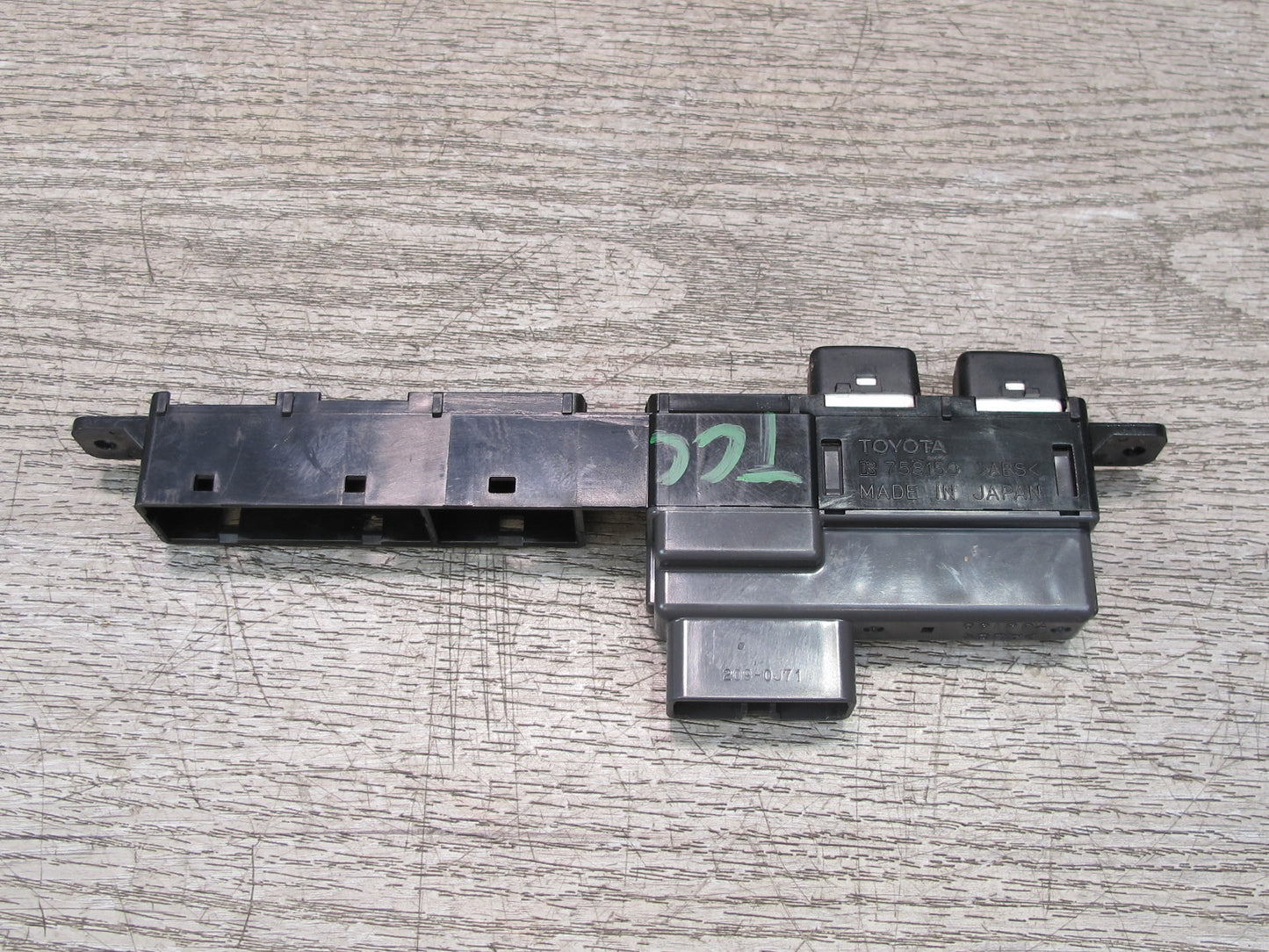 95-97 Toyota Celsior Lexus LS400 UCF20 Center Console Heated Seat Switch OEM