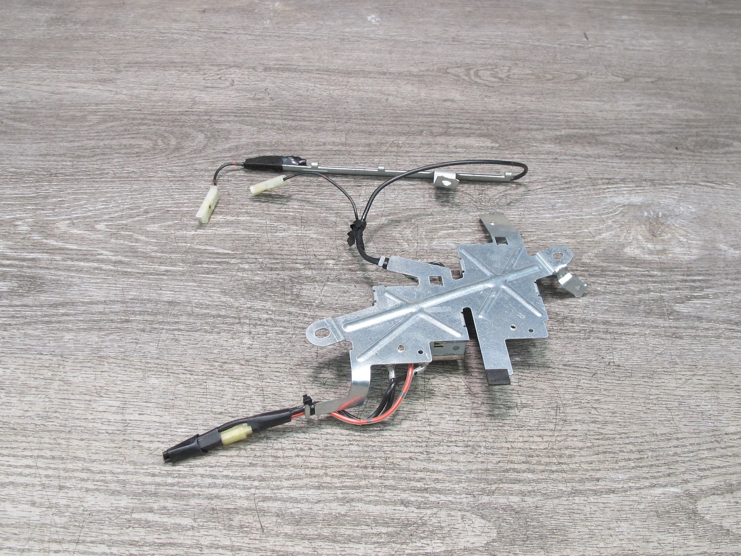 95-97 Toyota Celsior UCF20 Pioneer Antenna Cord w Mount Bracket 86300-50130 OEM