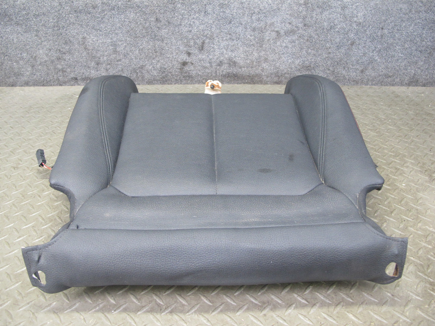 12-18 BMW F30 F31 F34 335i Front Right Sport Seat Lower Leather Cushion OEM