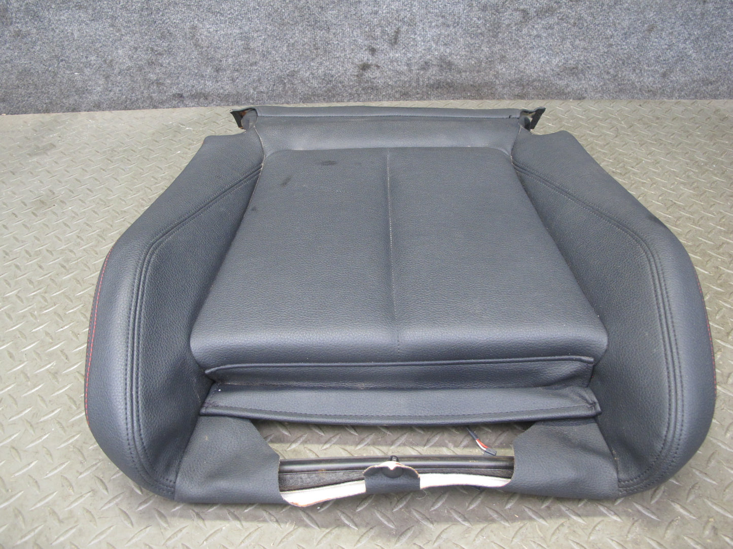 12-18 BMW F30 F31 F34 335i Front Right Sport Seat Lower Leather Cushion OEM