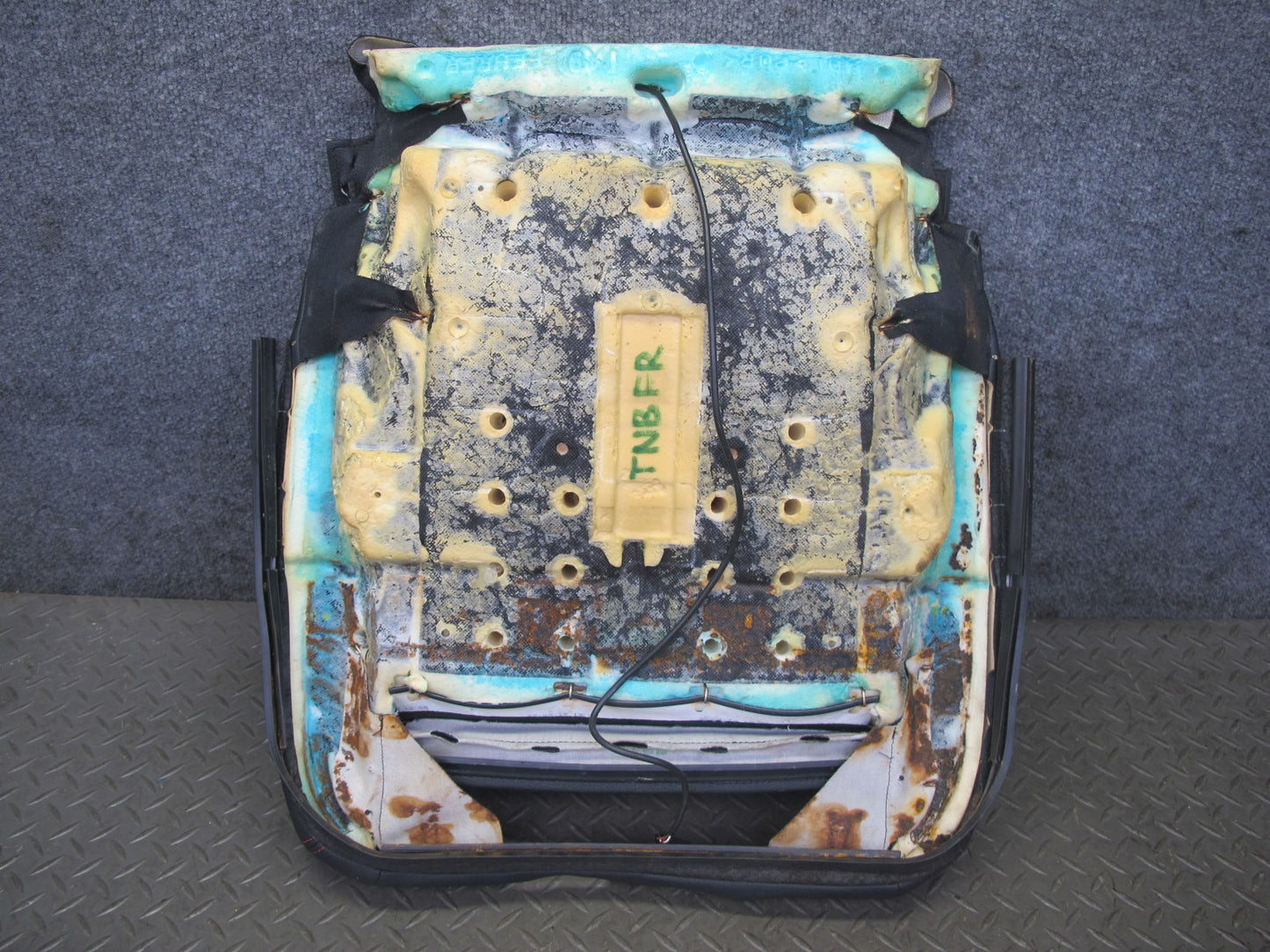 12-18 BMW F30 F31 F34 335i Front Right Sport Seat Lower Leather Cushion OEM