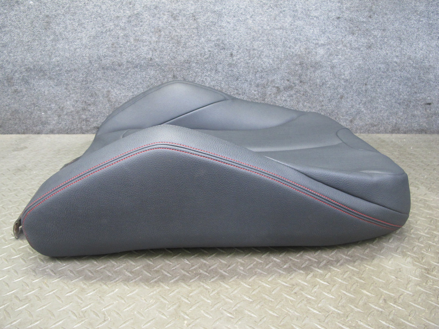 12-18 BMW F30 F31 F34 335i Front Right Sport Seat Upper Backrest Cushion OEM