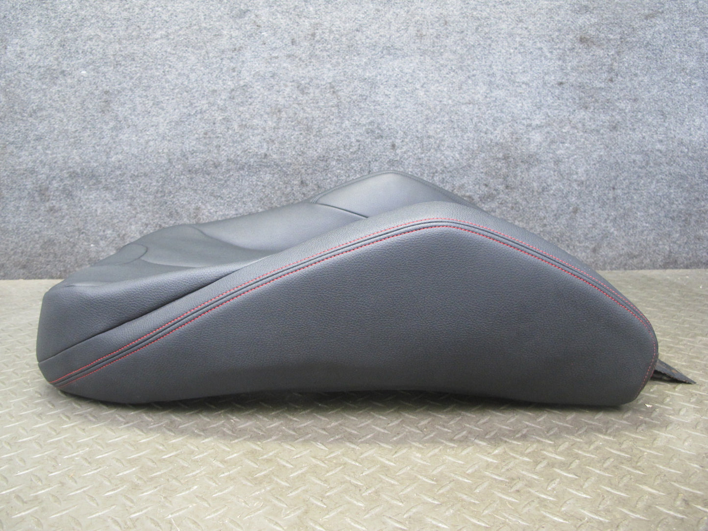 12-18 BMW F30 F31 F34 335i Front Right Sport Seat Upper Backrest Cushion OEM