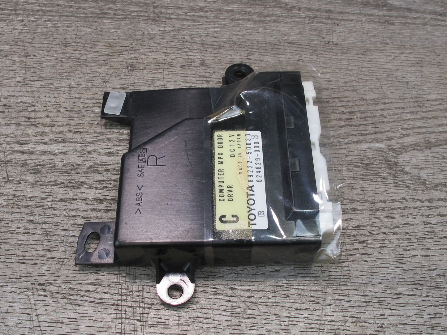 95-97 Toyota Celsior UCF20 RHD Front Right Door Control Module 89222-50030 OEM