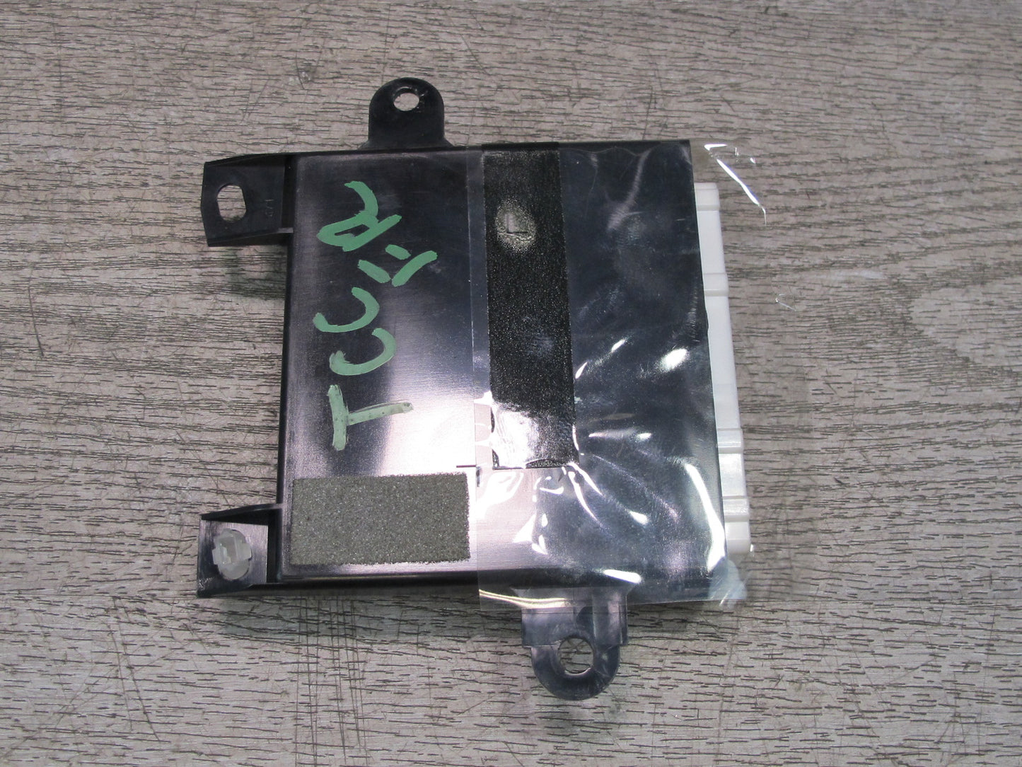 95-97 Toyota Celsior UCF20 RHD Front Right Door Control Module 89222-50030 OEM