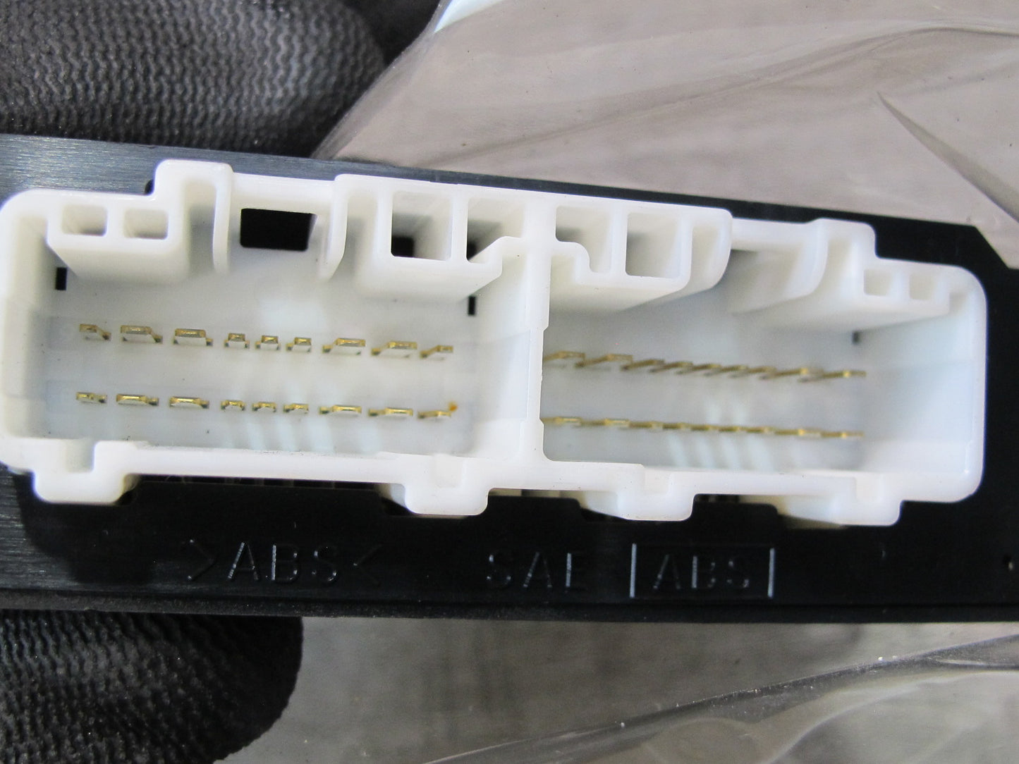 95-97 Toyota Celsior UCF20 RHD Front Left Door Control Module 89223-50030 OEM