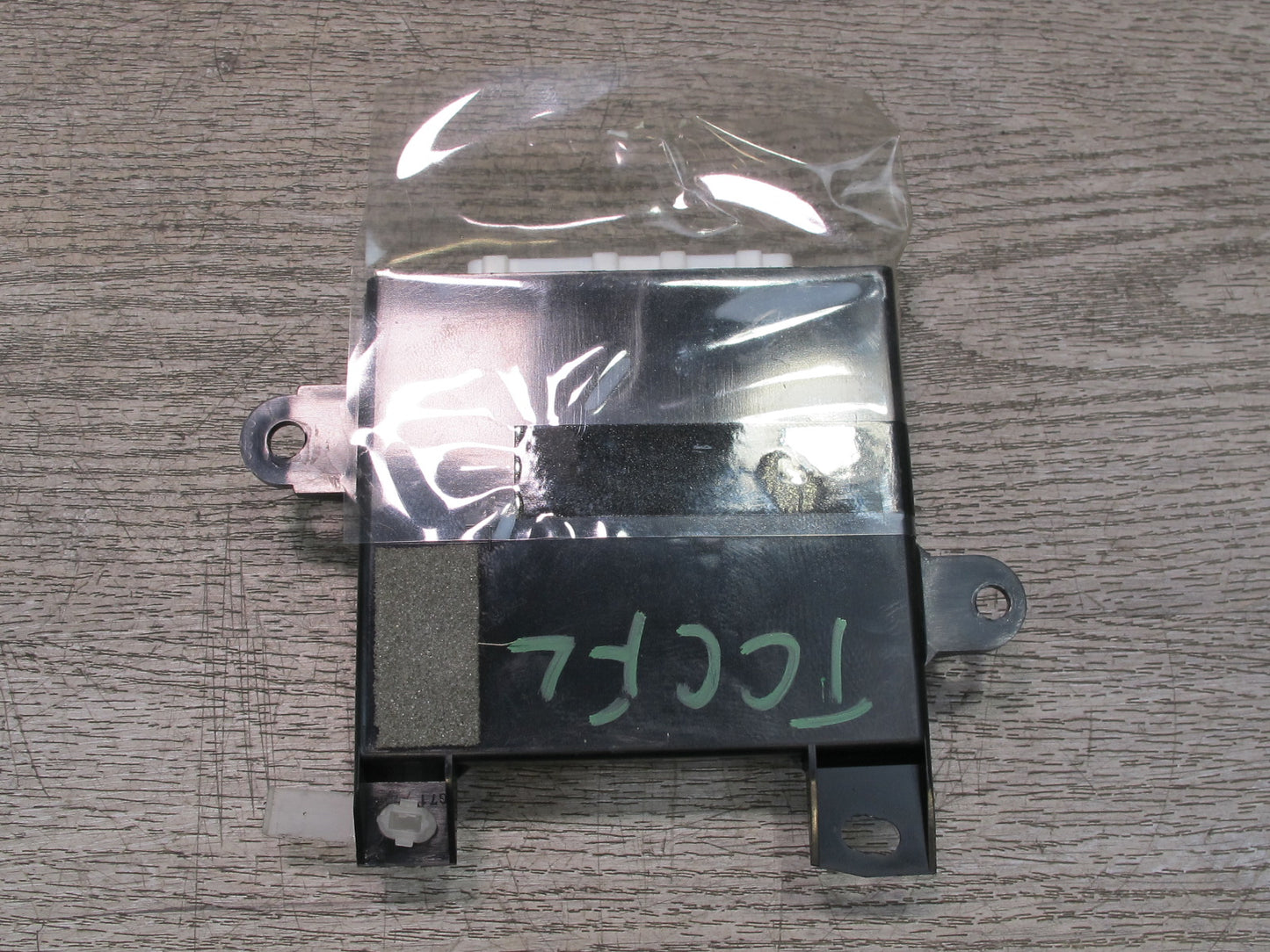 95-97 Toyota Celsior UCF20 RHD Front Left Door Control Module 89223-50030 OEM