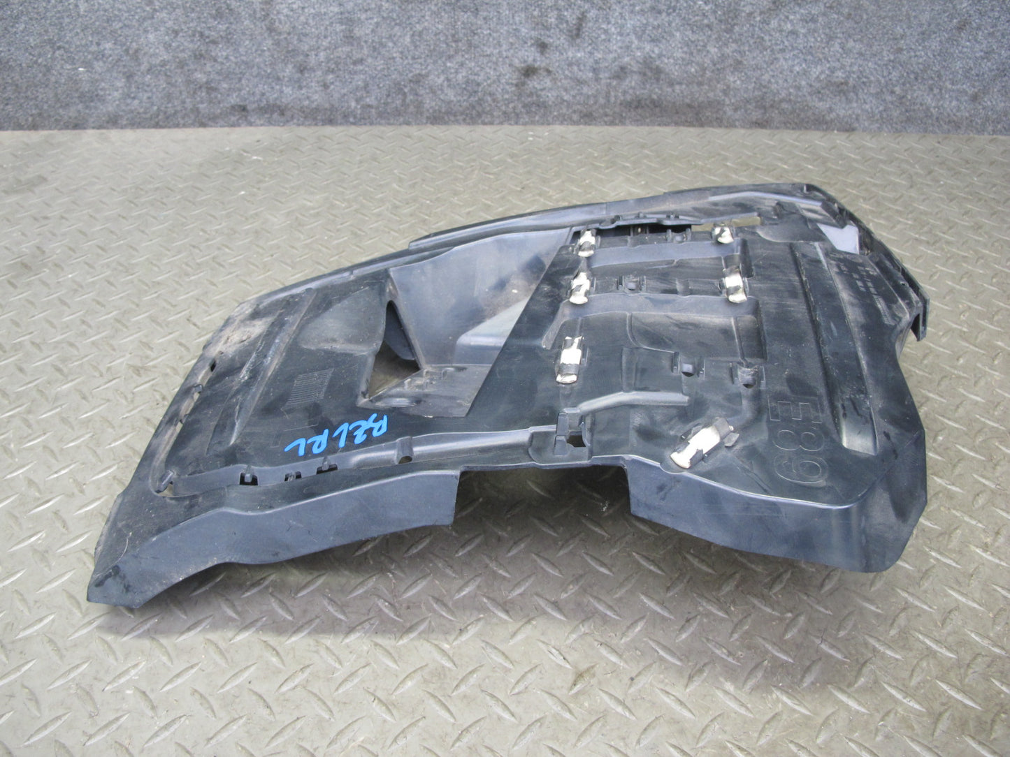 09-16 BMW E89 Z4 Set of 2 Rear Bumper Mount Guide Bracket Support OEM