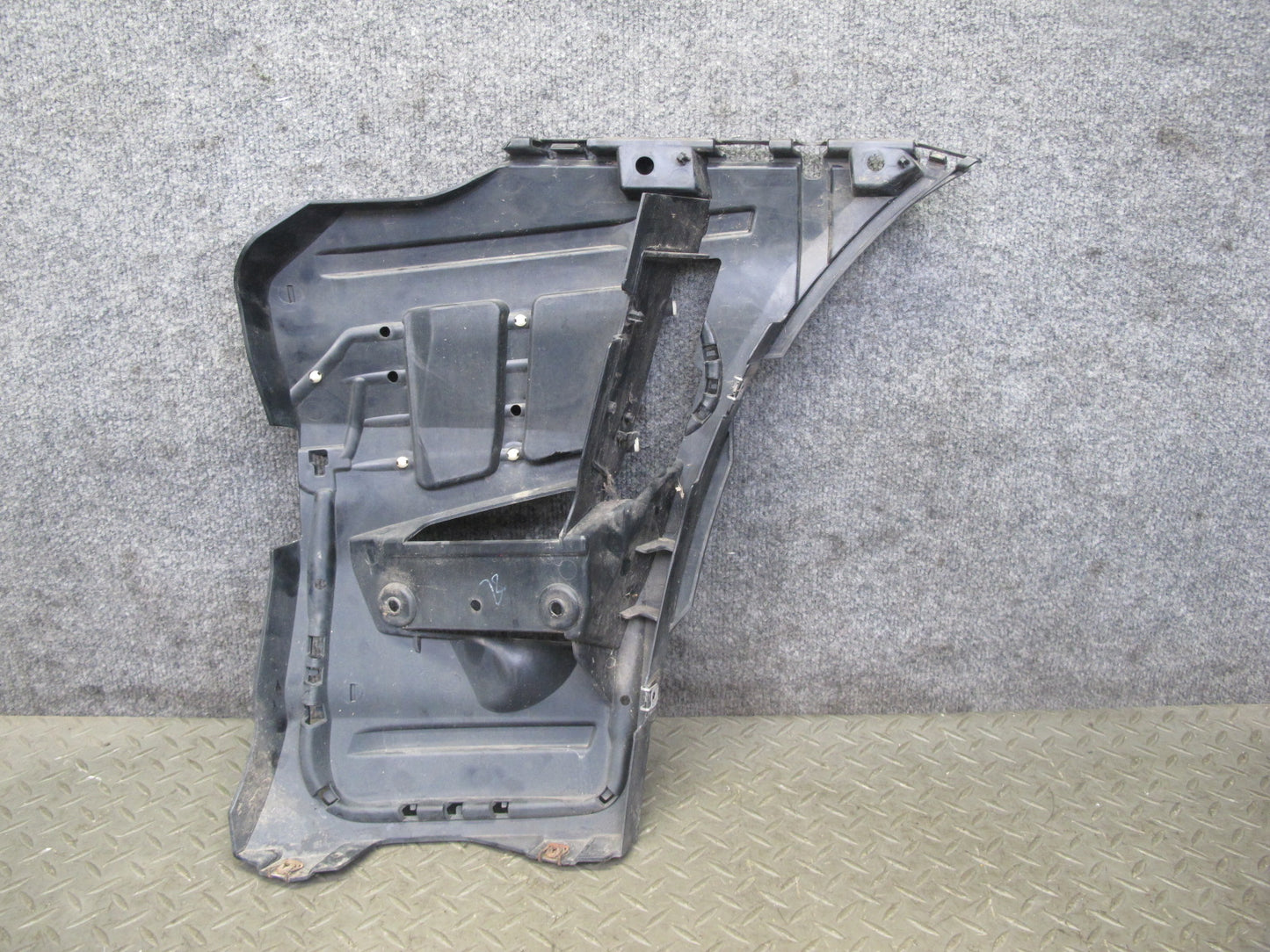 09-16 BMW E89 Z4 Set of 2 Rear Bumper Mount Guide Bracket Support OEM