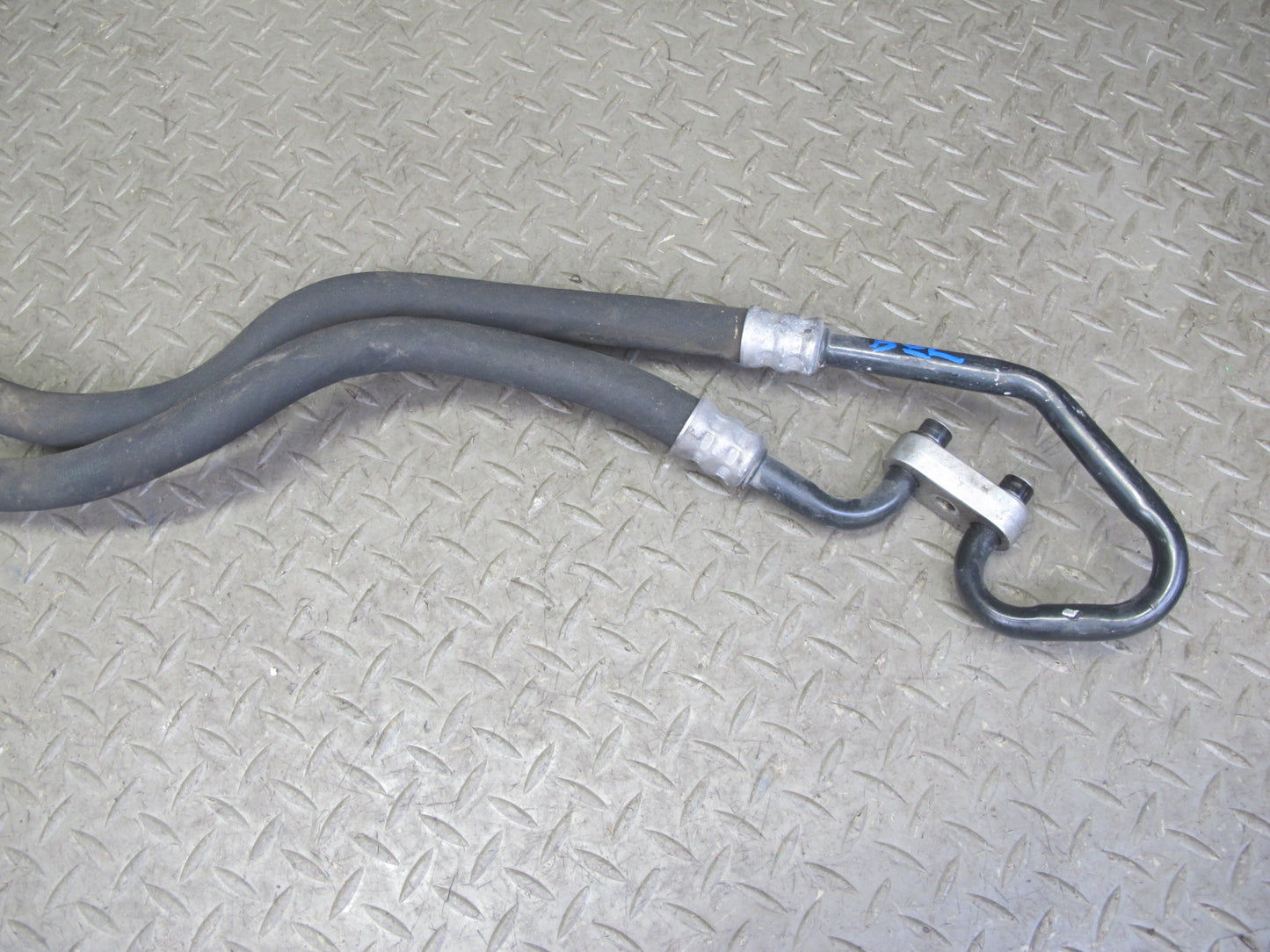 09-16 BMW E89 Z4 N54 Engine Oil Cooler Hose Pipe Line OEM