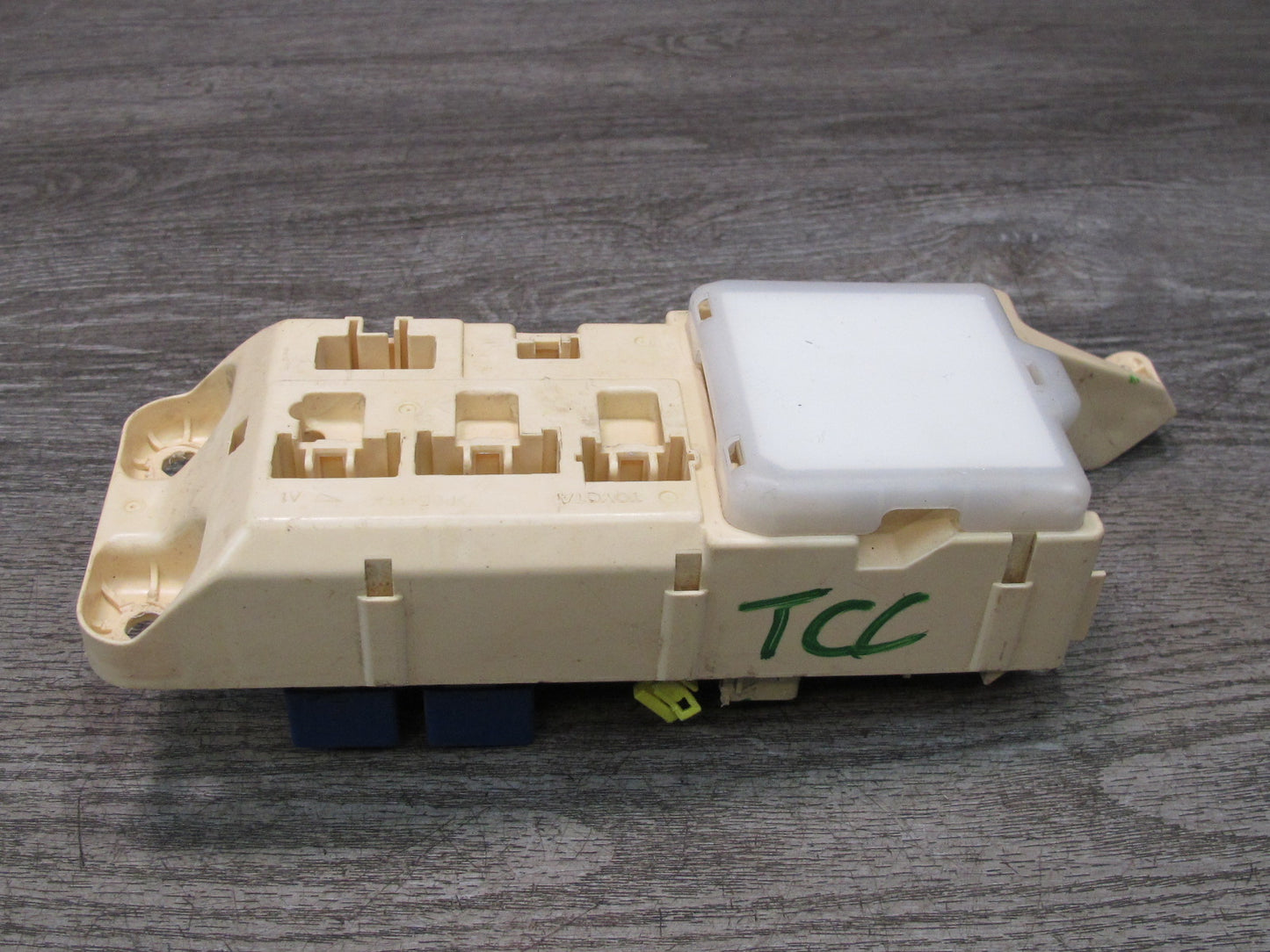 95-97 Toyota Celsior UCF20 Interior Cabin Fuse Relay Junction Box Module OEM