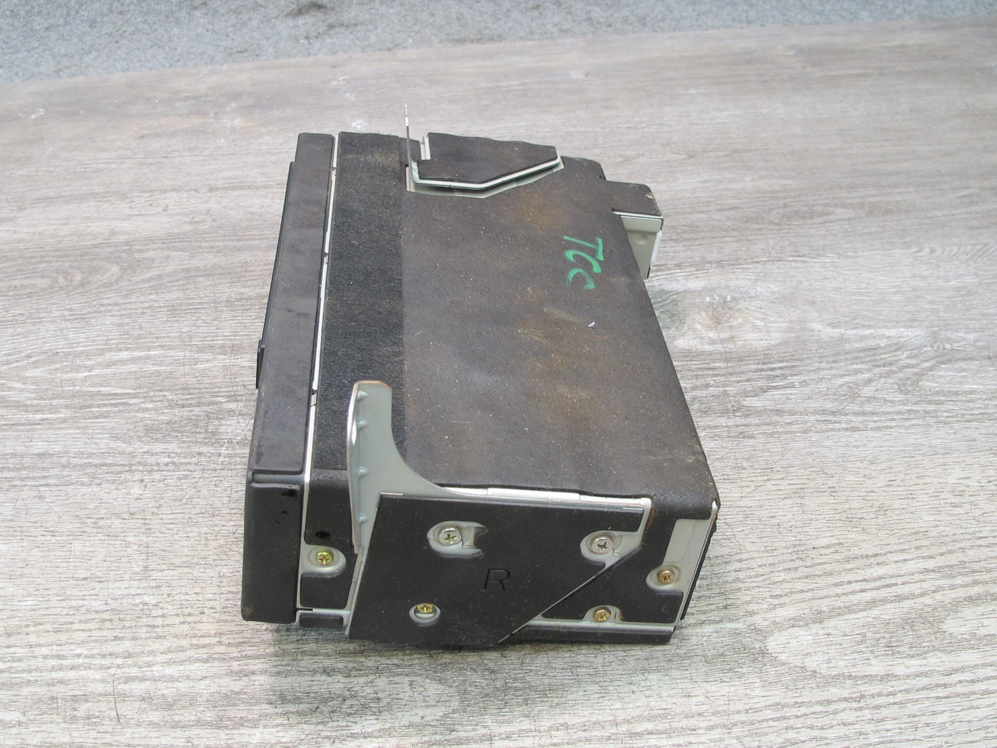 95-97 Toyota Celsior Lexus LS400 UCF20 CD Changer NO Magazine 86270-50090 OEM