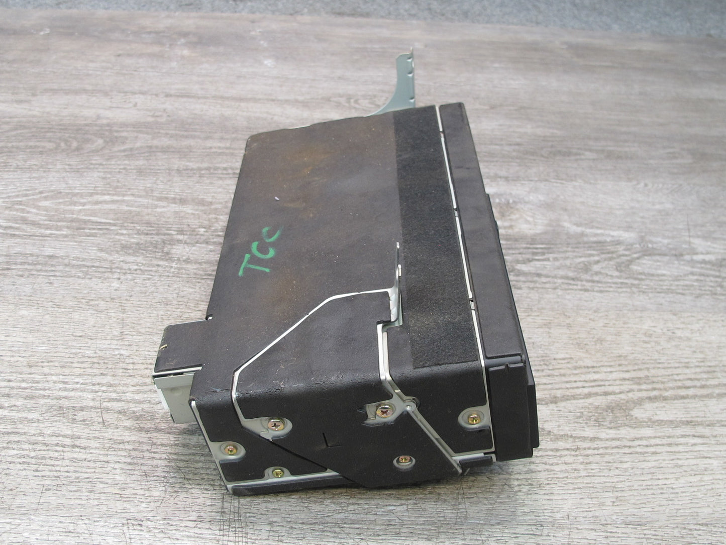 95-97 Toyota Celsior Lexus LS400 UCF20 CD Changer NO Magazine 86270-50090 OEM