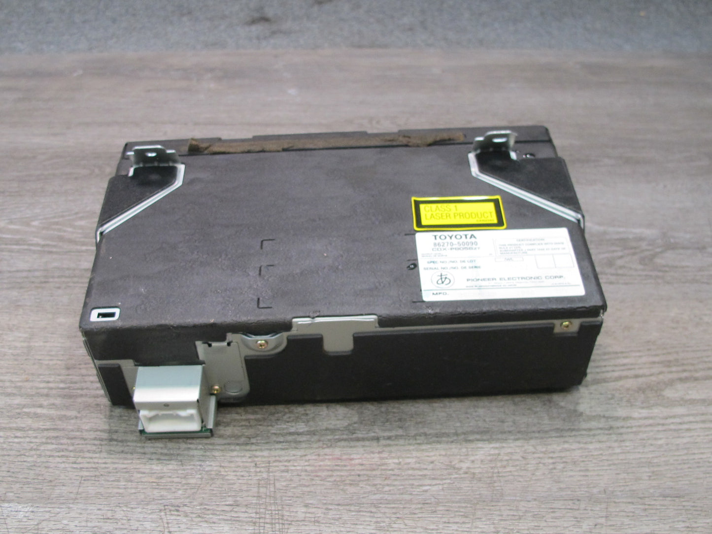 95-97 Toyota Celsior Lexus LS400 UCF20 CD Changer NO Magazine 86270-50090 OEM