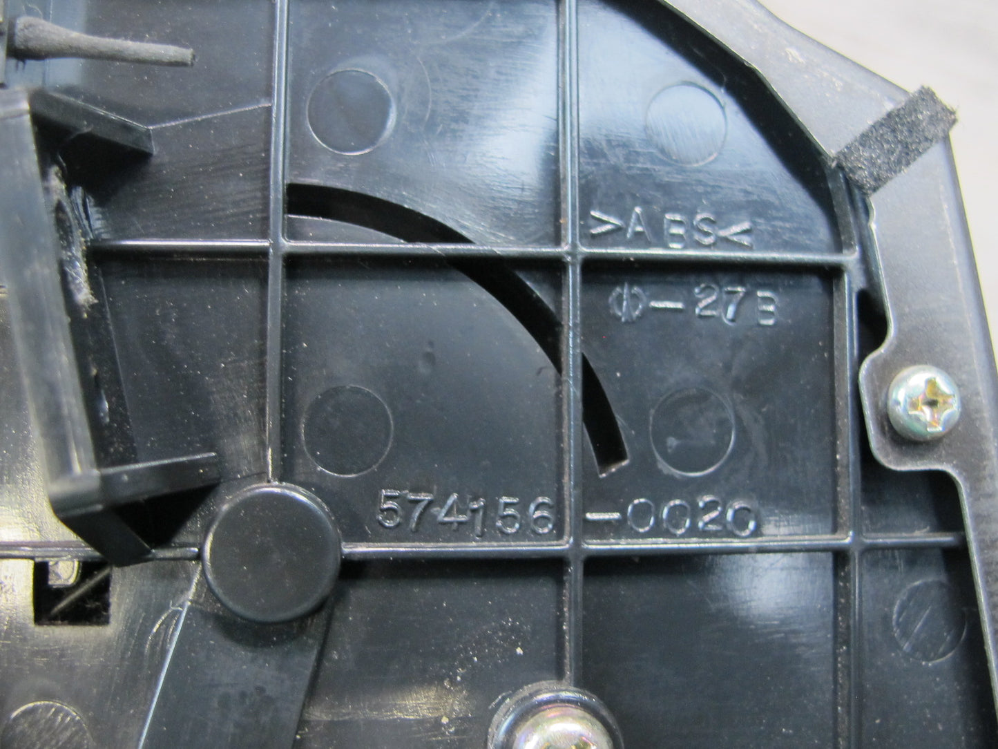 95-97 Toyota Celsior Lexus LS400 UCF20 Front Center Console Ashtray Lighter OEM